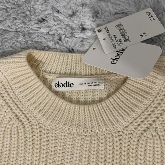 Cropped Crew Neck Sweater - Picture 3 of 3